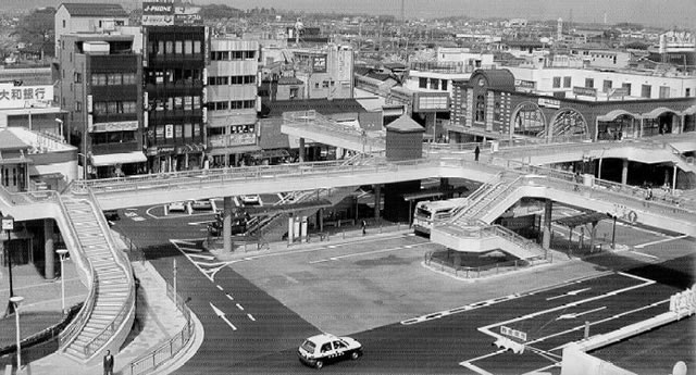 写真－1　事業後(駅前広場側)